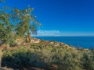 Villa in Vendita a Cipressa, 625'000€, 100 m²