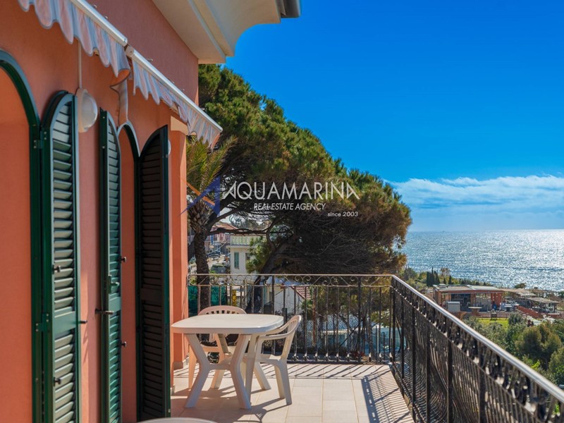 Trilocale in Vendita a Sanremo, 380'000€, 80 m²