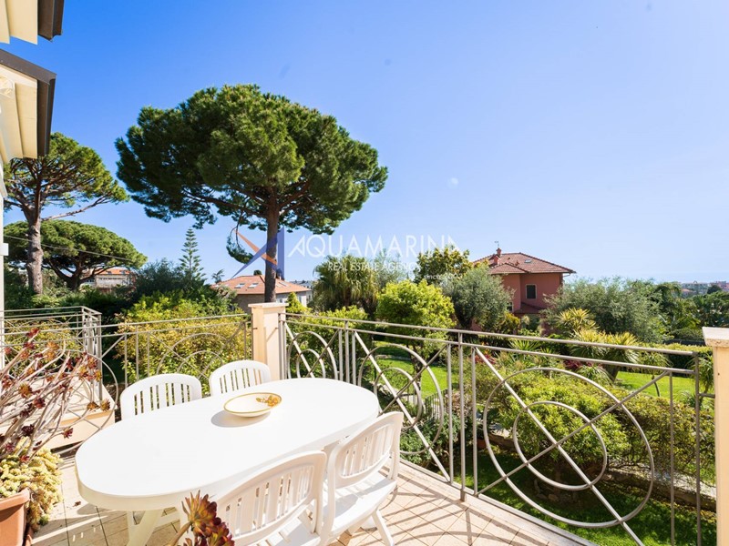 Trilocale in Vendita a Bordighera, 750'000€, 110 m²