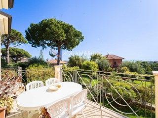 Trilocale in Vendita a Bordighera, 750'000€, 110 m²