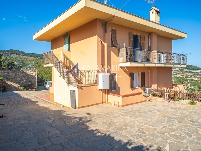 Villa in Vendita a Sanremo, 350'000€, 100 m²