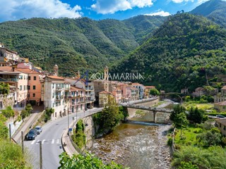 Appartamento in Vendita a Badalucco, 159'000€, 108 m²