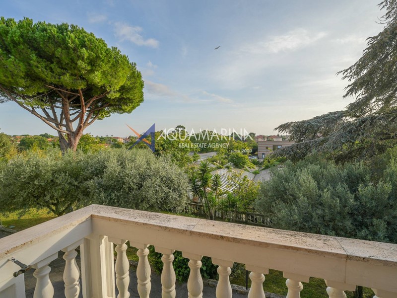 Appartamento in Vendita a Bordighera, 420'000€, 106 m²