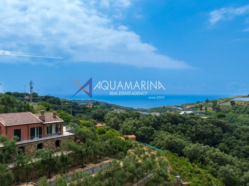 Villa in Vendita a Terzorio, 790'000€, 230 m²