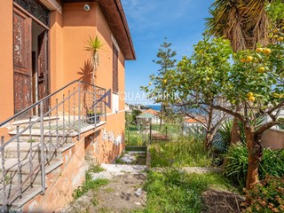 Villa in Vendita a Sanremo, 280'000€, 180 m²