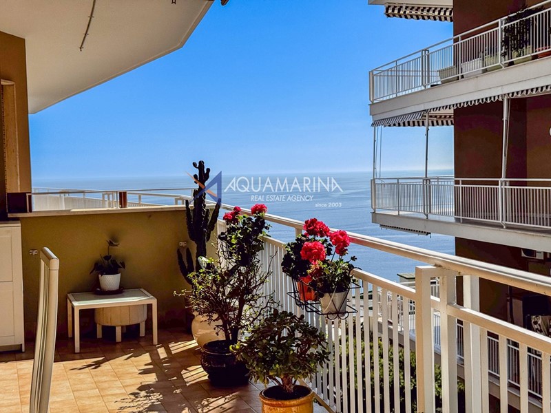 Trilocale in Vendita a Ospedaletti, 230'000€, 63 m²