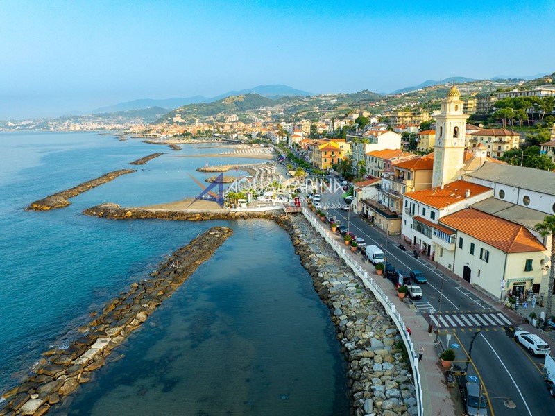 Villa in Vendita a Santo Stefano al Mare, 587'500€, 115 m²