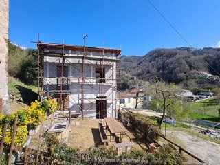 Rustico in Vendita a San Colombano Certenoli, 25'000€, 51 m²