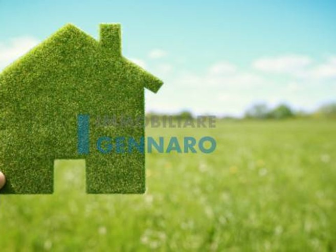 Terreno edificabile in Vendita a Santa Maria la Longa, 190'000€, 3143 m²