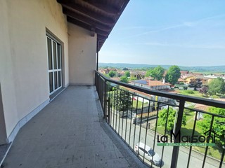 Quadrilocale in Vendita a Strambino, 240'000€, 140 m²