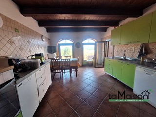 Casa Indipendente in Vendita a Palazzo Canavese, 82'000€, 170 m²