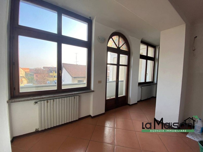 Appartamento in Vendita a Strambino, 80'000€, 200 m²