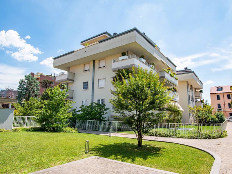 Ufficio in Vendita a Rho, 145 m²