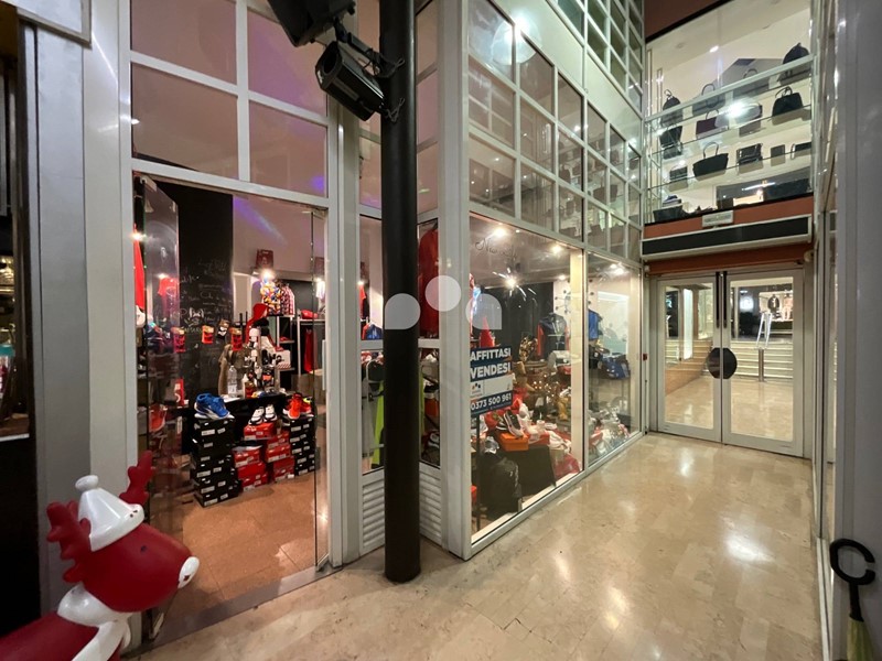 Negozio in Vendita a Crema, 85'000&euro;, 34 m²