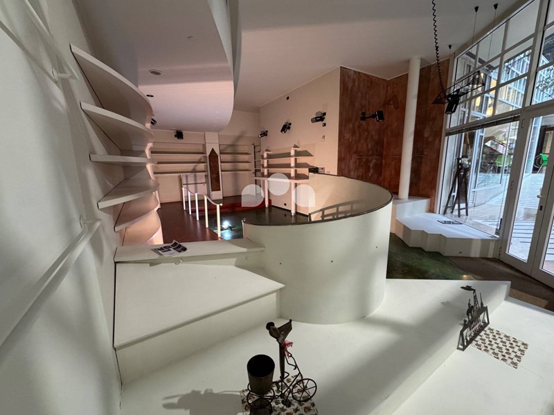 Negozio in Vendita a Crema, 200'000&euro;, 75 m²