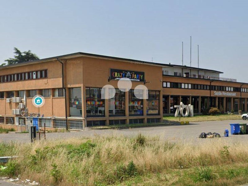 Immobile commerciale in Affitto a Spino d'Adda, 6'700€, 2000 m²