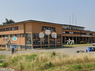 Immobile commerciale in Affitto a Spino d'Adda, 6'700€, 2000 m²