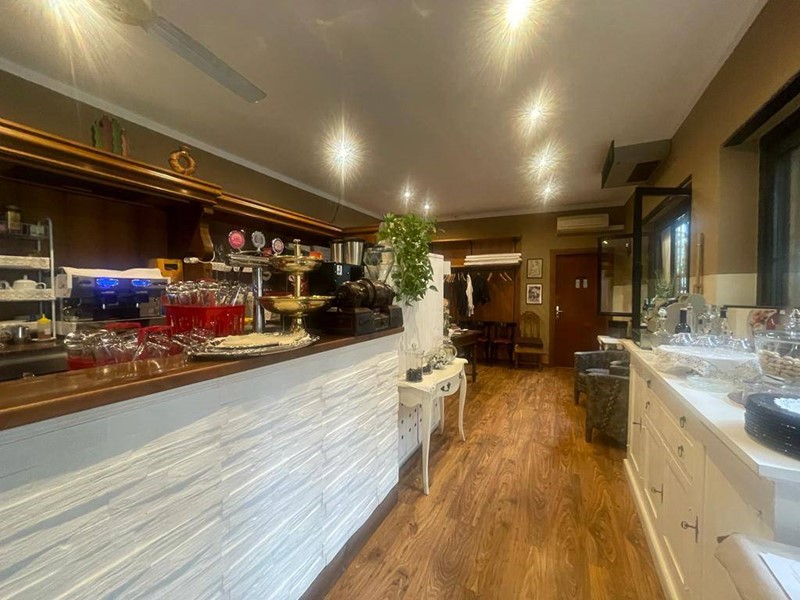 Attività commerciale in Vendita a Arsago Seprio, 150'000€, 200 m²