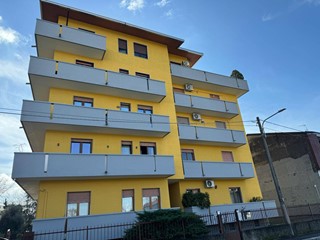 Trilocale in Vendita a Busto Arsizio, 105'000€, 73 m²