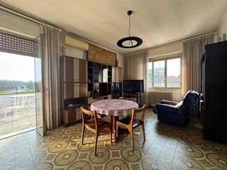 Casa Indipendente in Vendita a Cardano al Campo, 330'000€, 607 m²