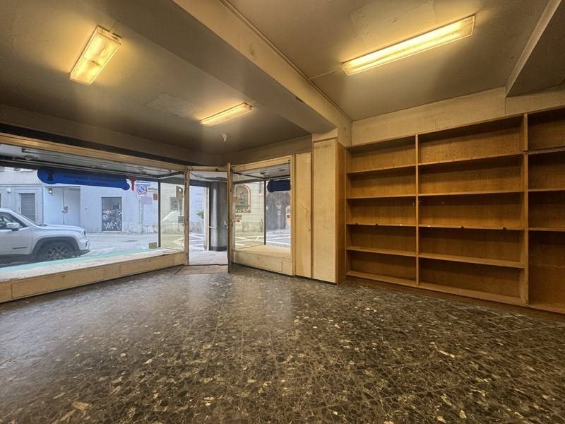 Immobile commerciale in Affitto a Gallarate, 1'500&euro;, 130 m²