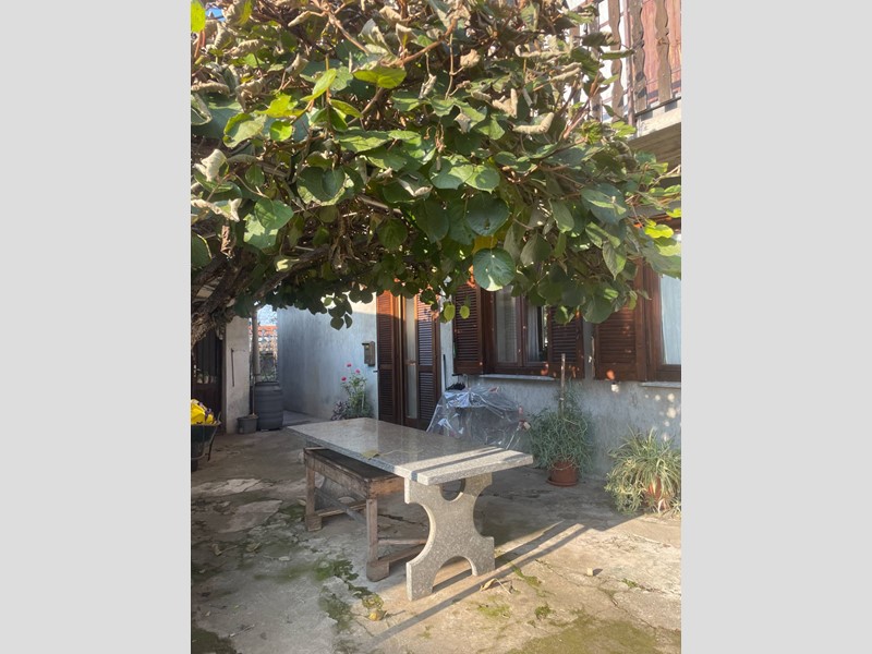 Bilocale in Vendita a Lonate Pozzolo, 95'000€, 75 m²