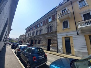 Ufficio in Vendita a Gallarate, 95'000€, 98 m²