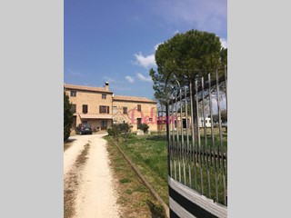 Casa Indipendente in Vendita a Treia, 315'000&euro;, 160 m²