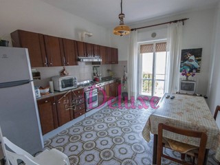 Appartamento in Vendita a Petriolo, 80'000&euro;, 116 m²