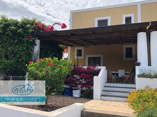 Trilocale in Vendita a Santa Marina Salina, 480'000€, 120 m²