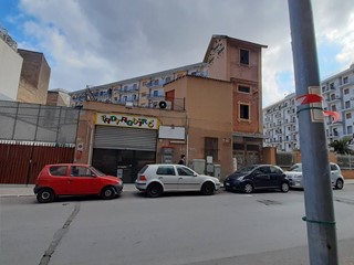 Immobile commerciale in Vendita a Palermo, 105'000€, 108 m²