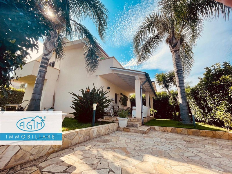 Villa in Vendita a Altavilla Milicia, 295'000€, 135 m²