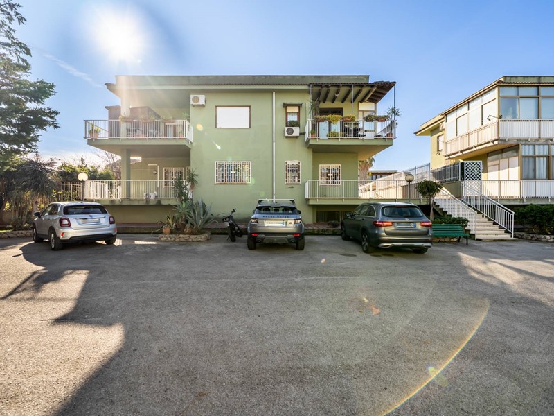 Appartamento in Vendita a Palermo, 300'000€, 187 m²