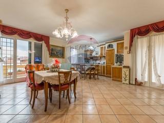 Casa Semi Indipendente in Vendita a Roma, 175'000€, 100 m²