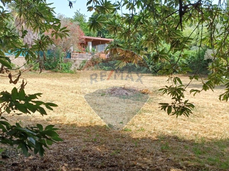 Terreno edificabile in Vendita a Lariano, 70'000&euro;, 1500 m²