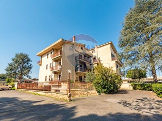 Trilocale in Vendita a Roma, 187'000€, 100 m²