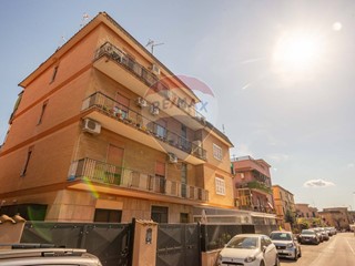 Trilocale in Vendita a Roma, 155'000€, 80 m²