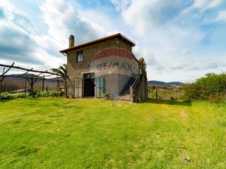 Rustico in Vendita a San Cesareo, 429'000€, 140 m²