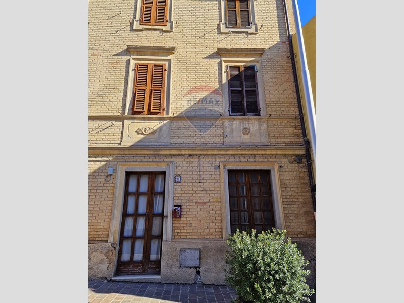 Casa Indipendente in Vendita a Castelfidardo, 90'000€, 150 m²