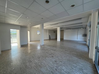 Immobile commerciale in Affitto a San Giovanni Teatino, 1'800€, 170 m²