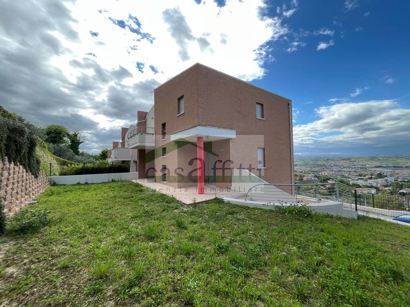 Villetta a schiera in Vendita a San Giovanni Teatino, 307'500€, 240 m²