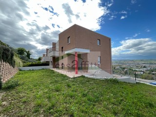 Villetta a schiera in Vendita a San Giovanni Teatino, 307'500€, 240 m²