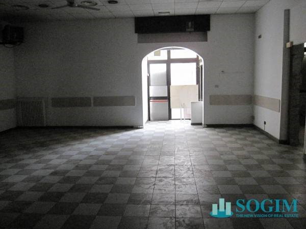 Immobile commerciale in Affitto a Sesto San Giovanni, 2'500€, 322 m²