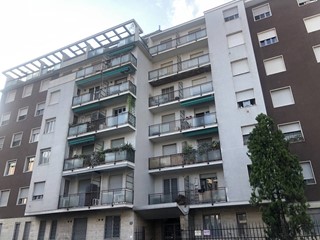 Trilocale in Affitto a Milano, 1'150€, 80 m²