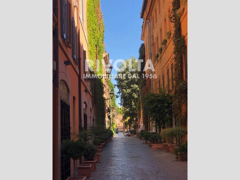 Immobile commerciale in Vendita a Roma, 475'000€, 50 m²