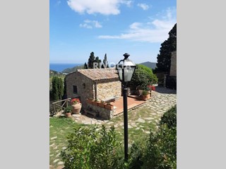 Villa in Affitto a Monte Argentario, 3'800€, 180 m²