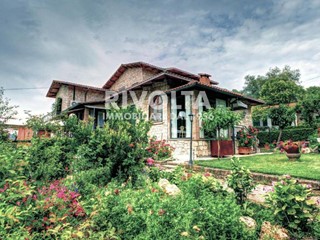 Villa in Vendita a Manciano, 699'000€, 500 m², con Box