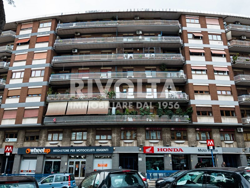Bilocale in Vendita a Roma, 315'000€, 70 m²