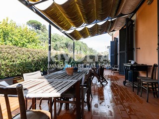 Casa Indipendente in Vendita a Roma, 420'000€, 205 m²