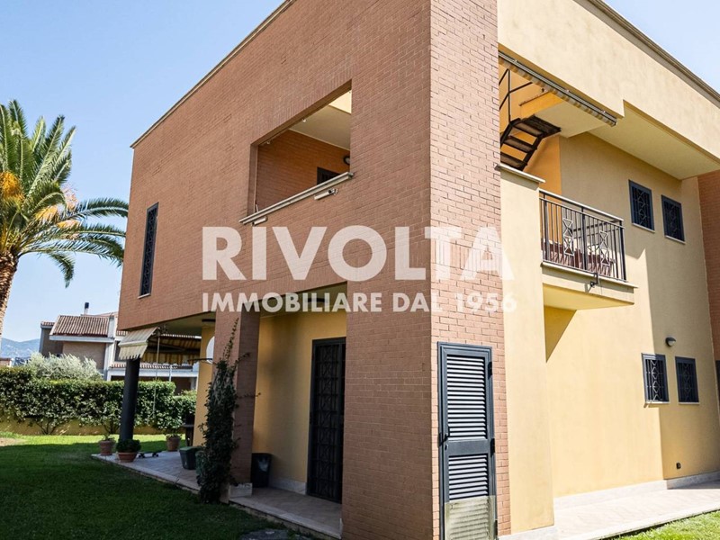 Villa in Vendita a Roma, 729'000€, 380 m²